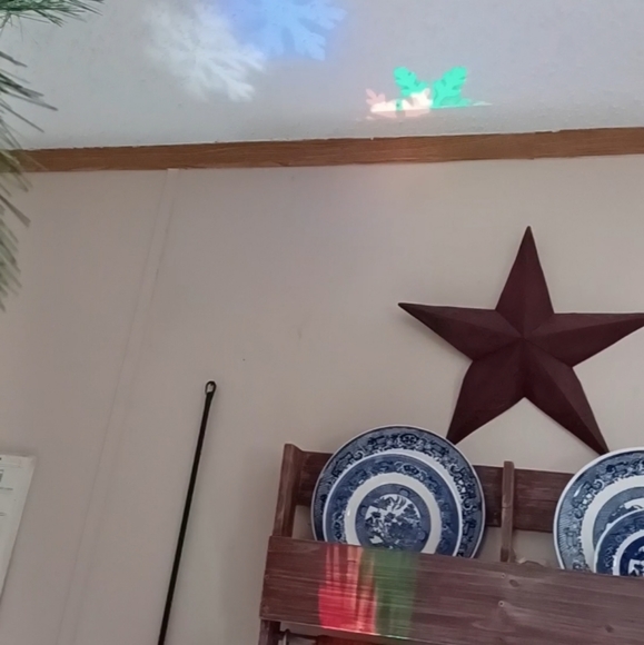 Christmas Ceiling Projector~4 Plates~Plugs in - Picture 8 of 8